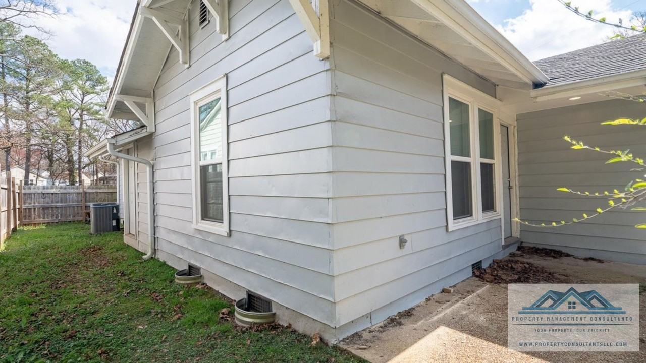 901 Hermitage Dr #1 - Photo 6 of 31