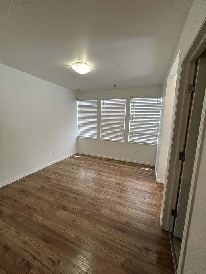 12148 Main - 12148 105 Street #12148MAIN - Photo 5 of 17