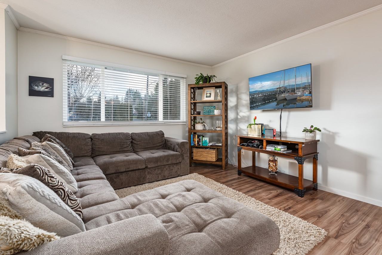 524 Salish St #1 - Photo 3 of 25