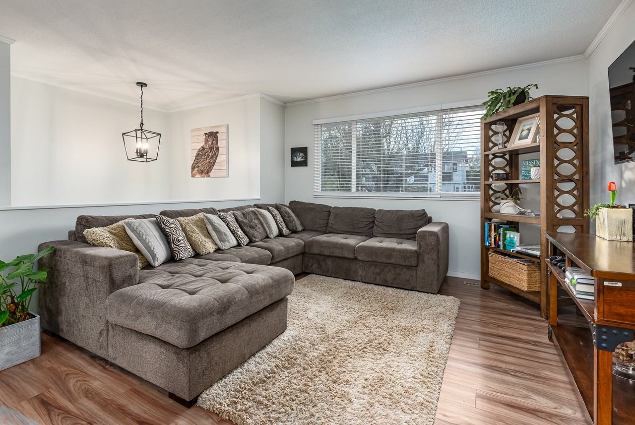 524 Salish St #1 - Photo 4 of 25