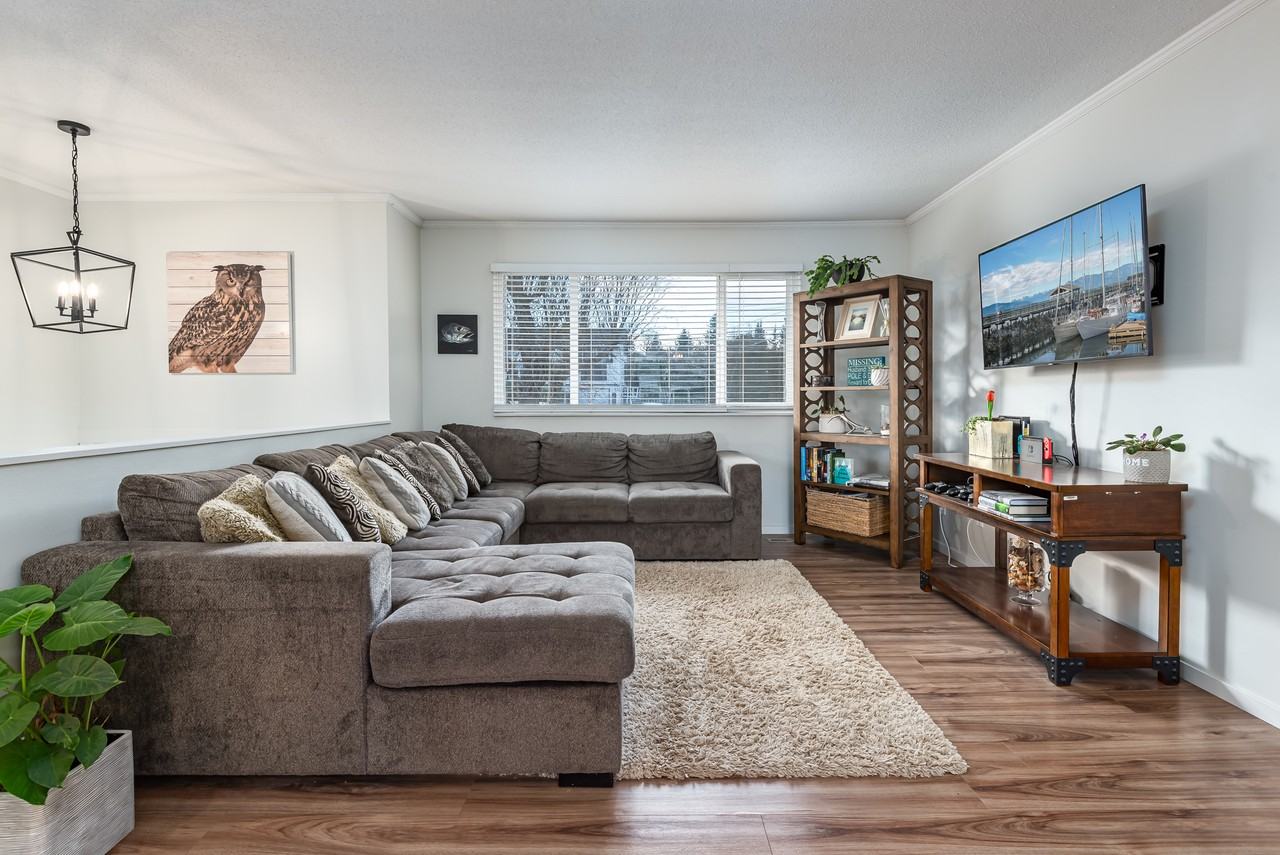 524 Salish St #1 - Photo 5 of 25