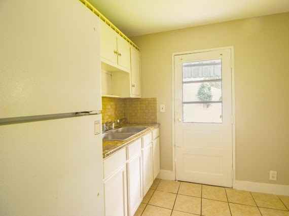 708 40th St #1 - Photo 3 of 6