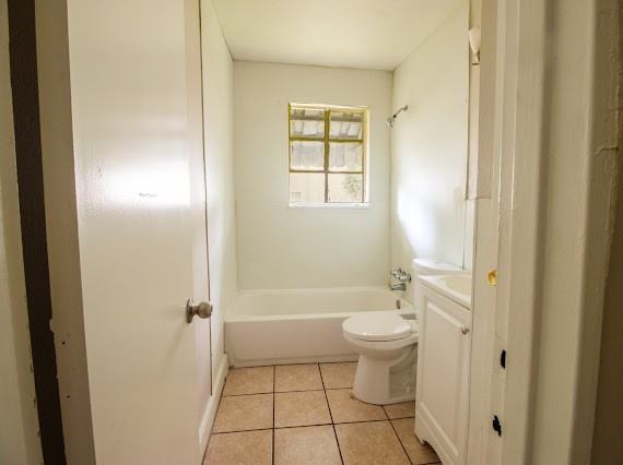 708 40th St #1 - Photo 4 of 6