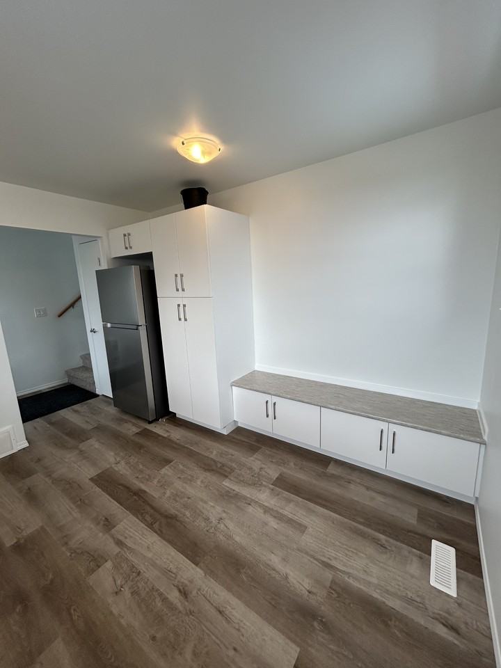 7612 136 Ave Nw Uppr G2 - Photo 2 of 26