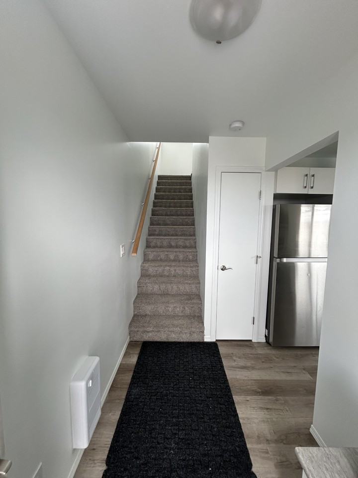 7612 136 Ave Nw Uppr G2 - Photo 3 of 26