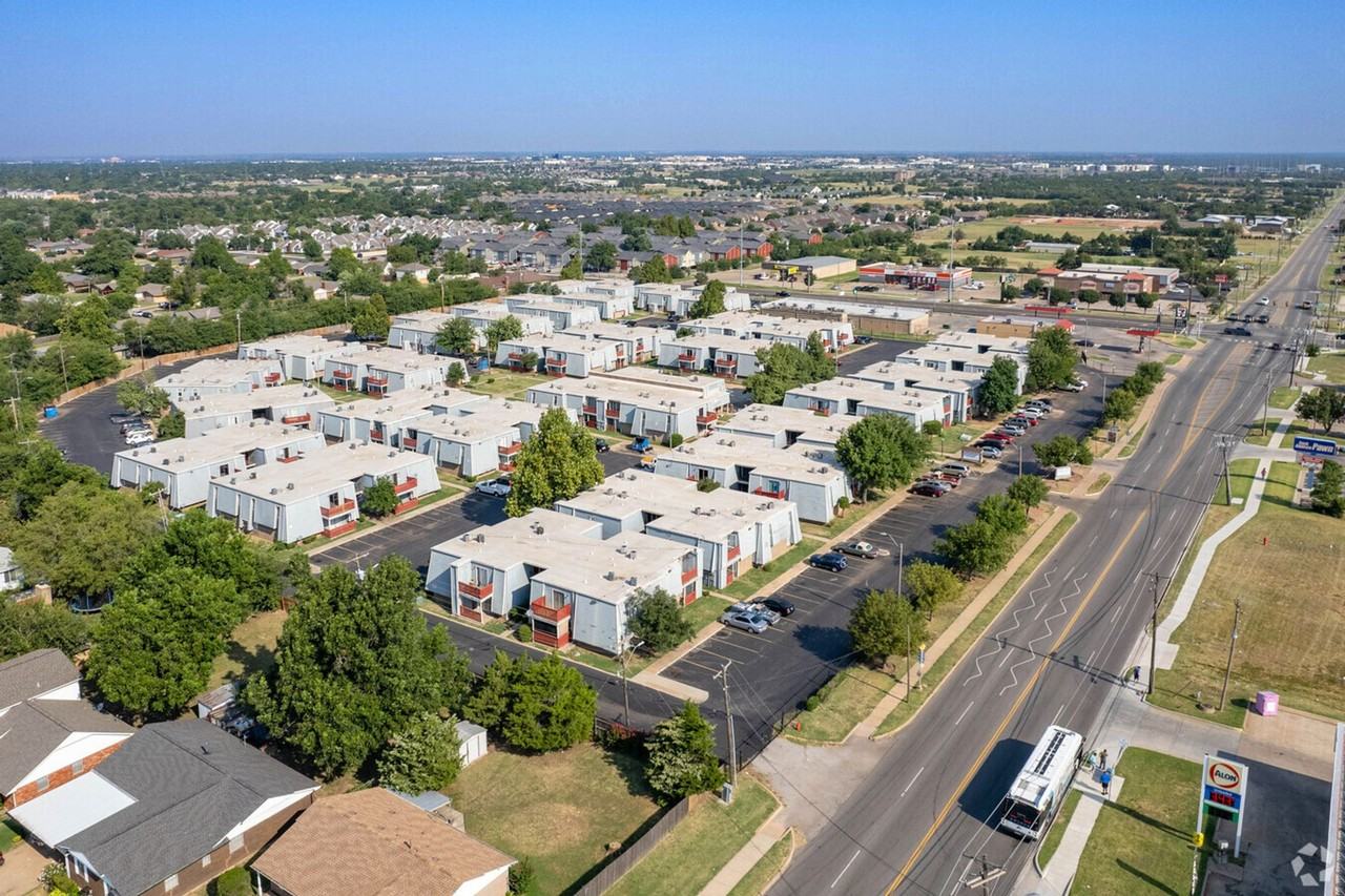 10735 N Western Avenue ATTN- Leasing office - Photo 5 of 14