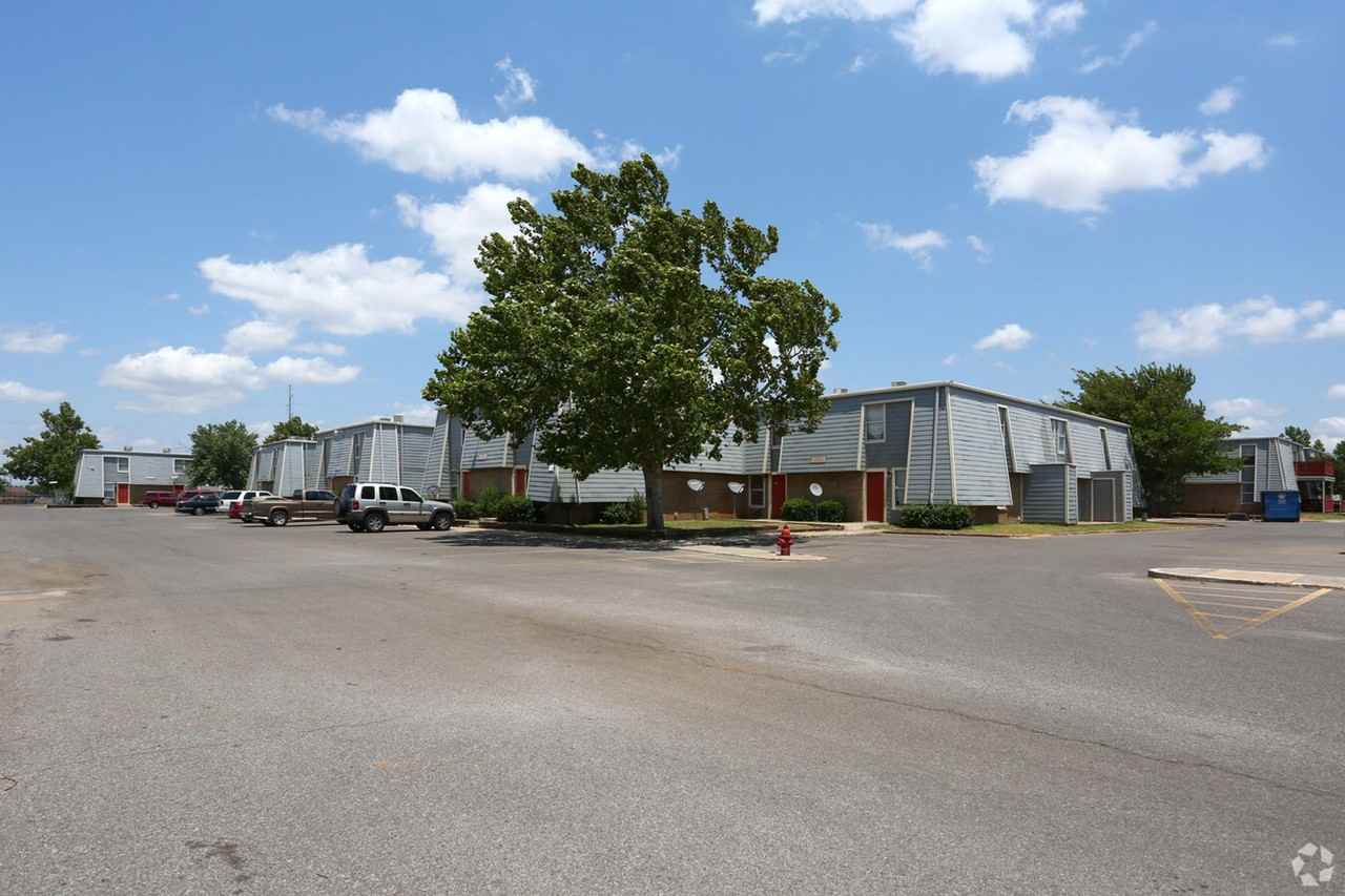 10735 N Western Avenue ATTN- Leasing office - Photo 7 of 14