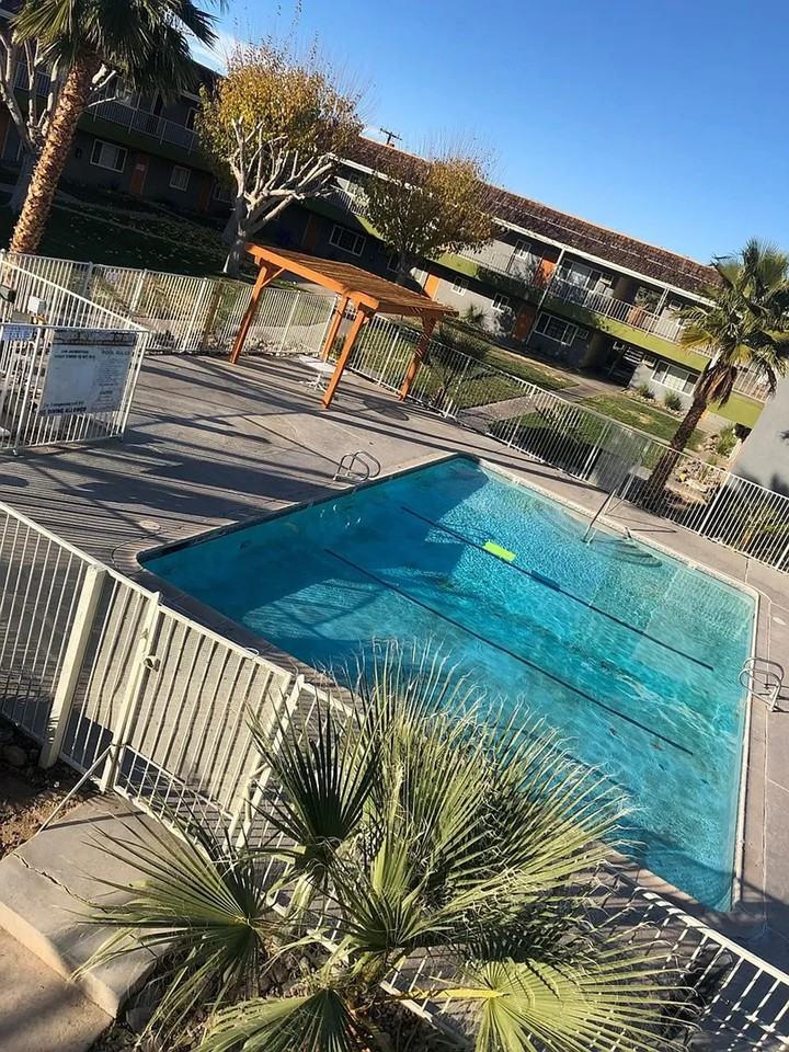 Raintree Garden Apartments - Photo 3 of 14