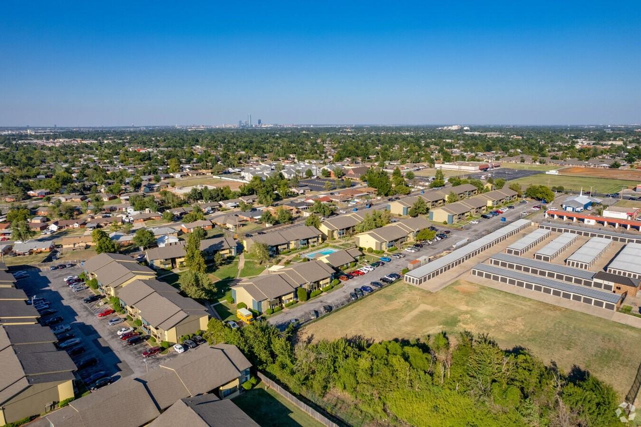 5901 S May Ave - Photo 4 of 24