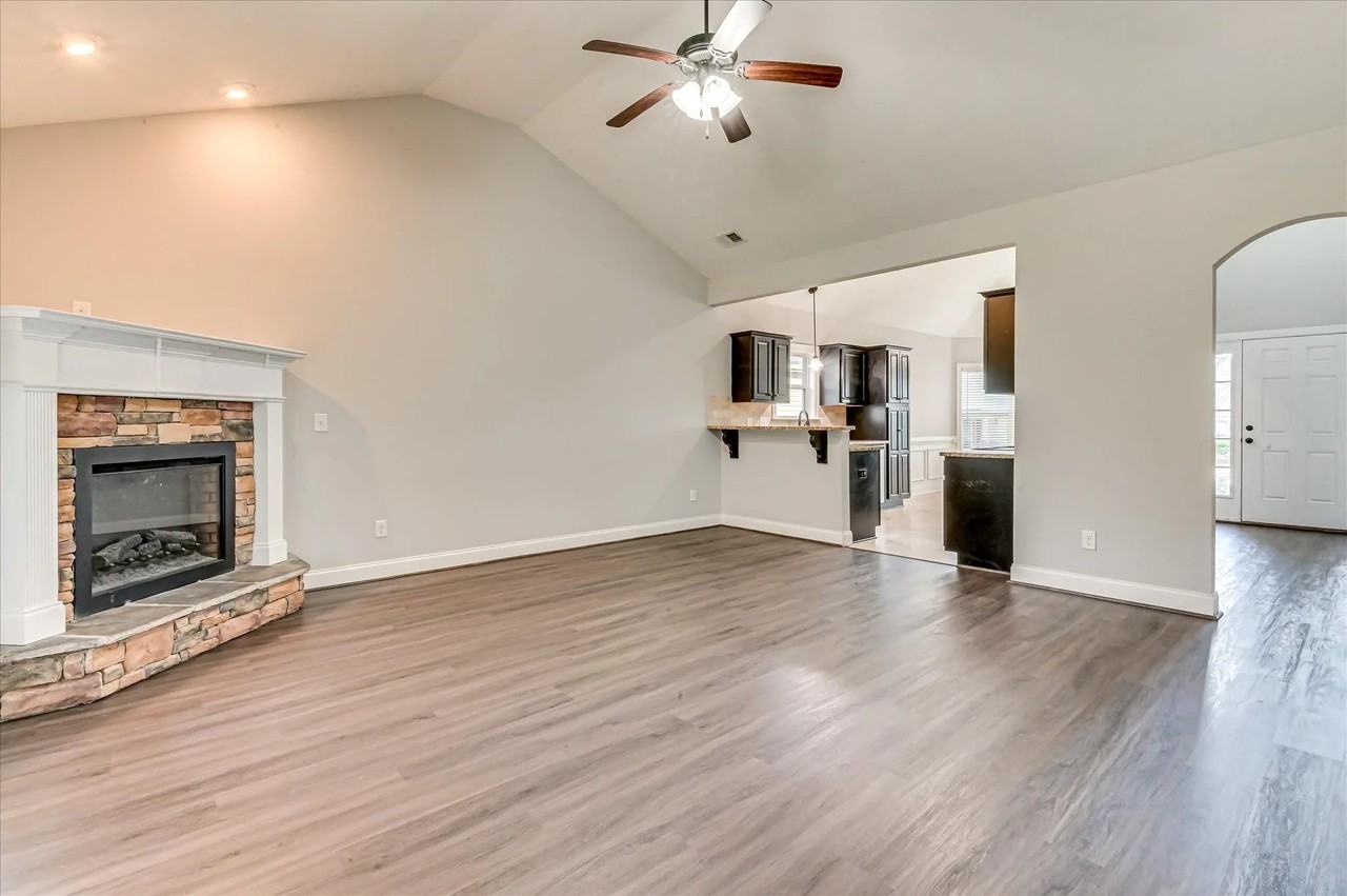 655 Shipley Ave #1 - Photo 6 of 29