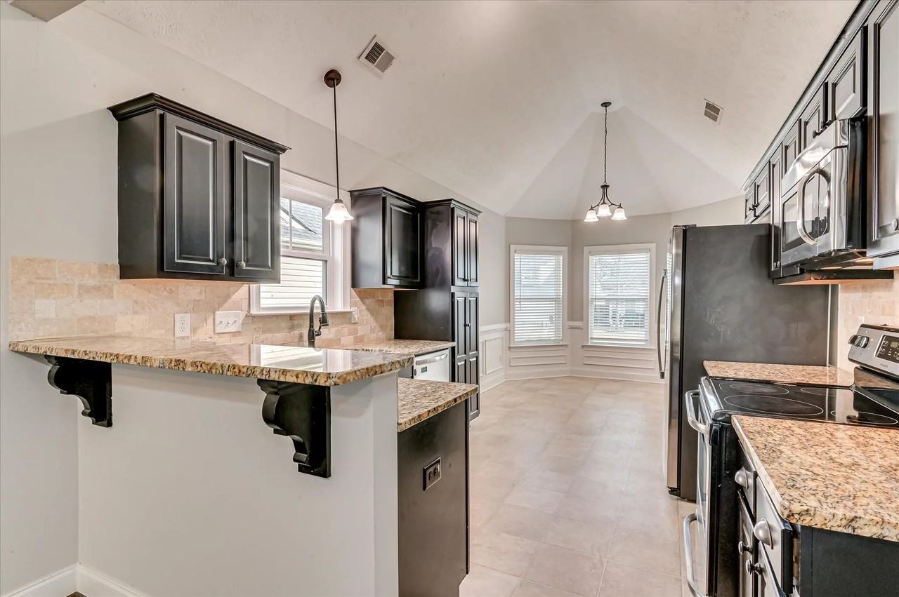 655 Shipley Ave #1 - Photo 7 of 29