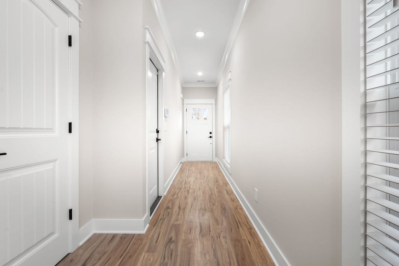 454 E State St #1 - Photo 5 of 39