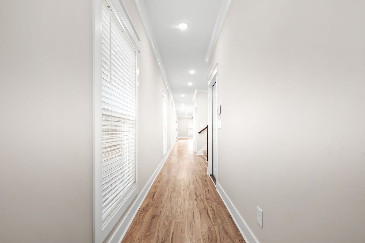 454 E State St #1 - Photo 6 of 39