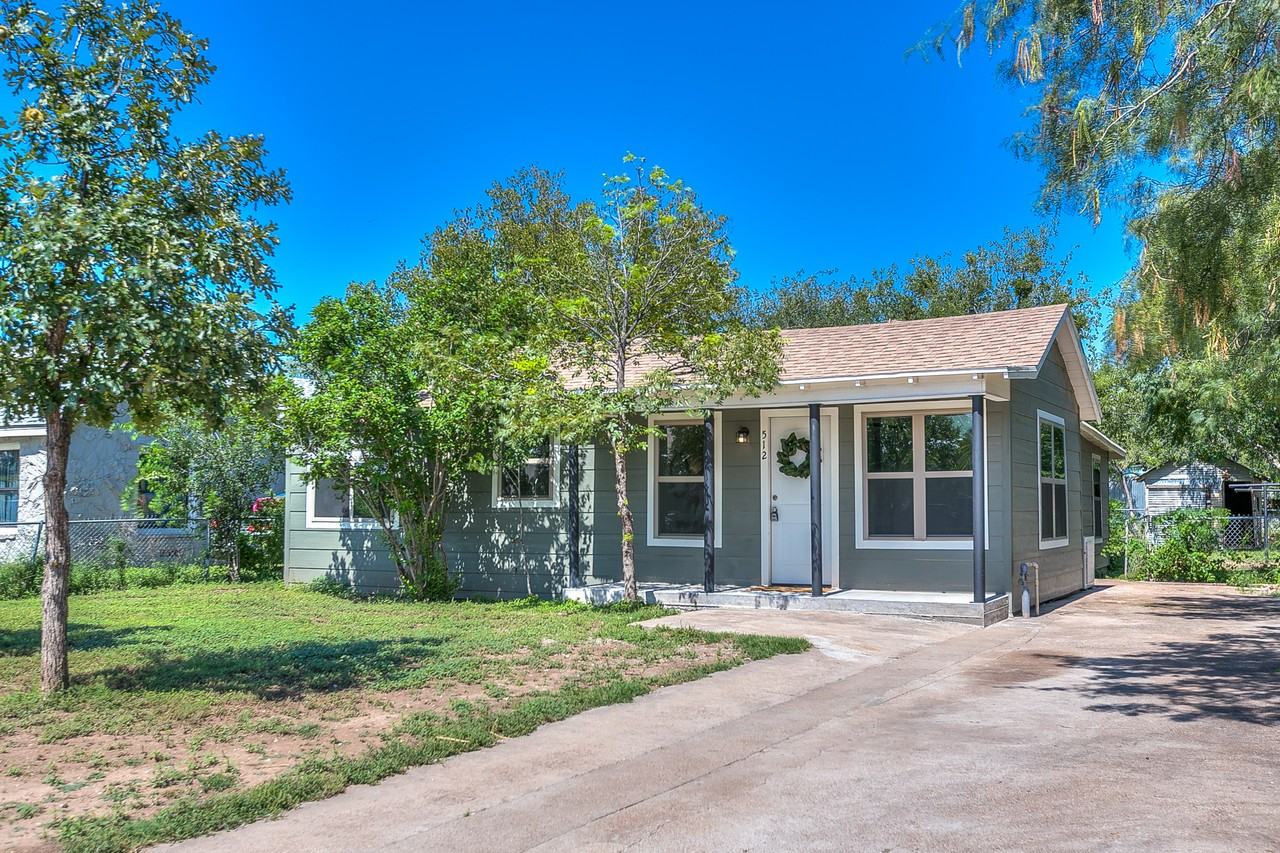 512 E 18th St #1 - Photo 3 of 28