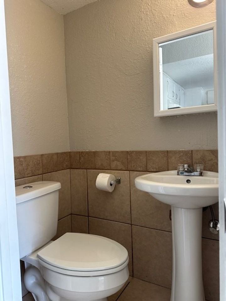 250 Cypress Lane - Photo 6 of 38