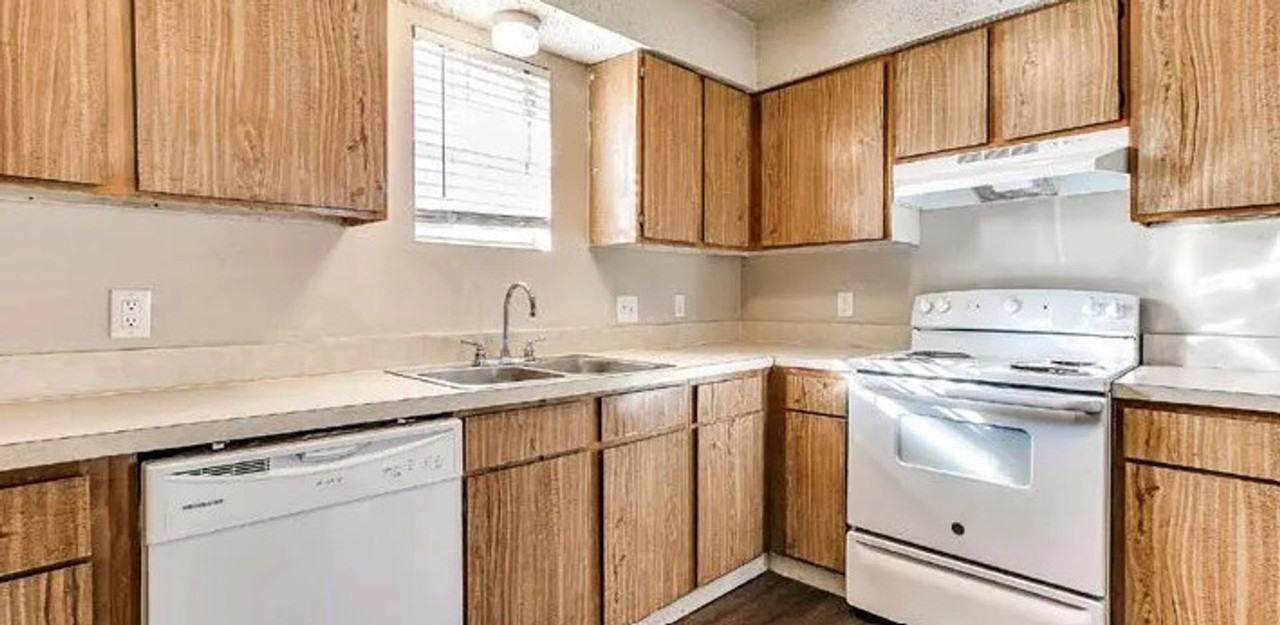 1900 W Broadway ave - Photo 5 of 8