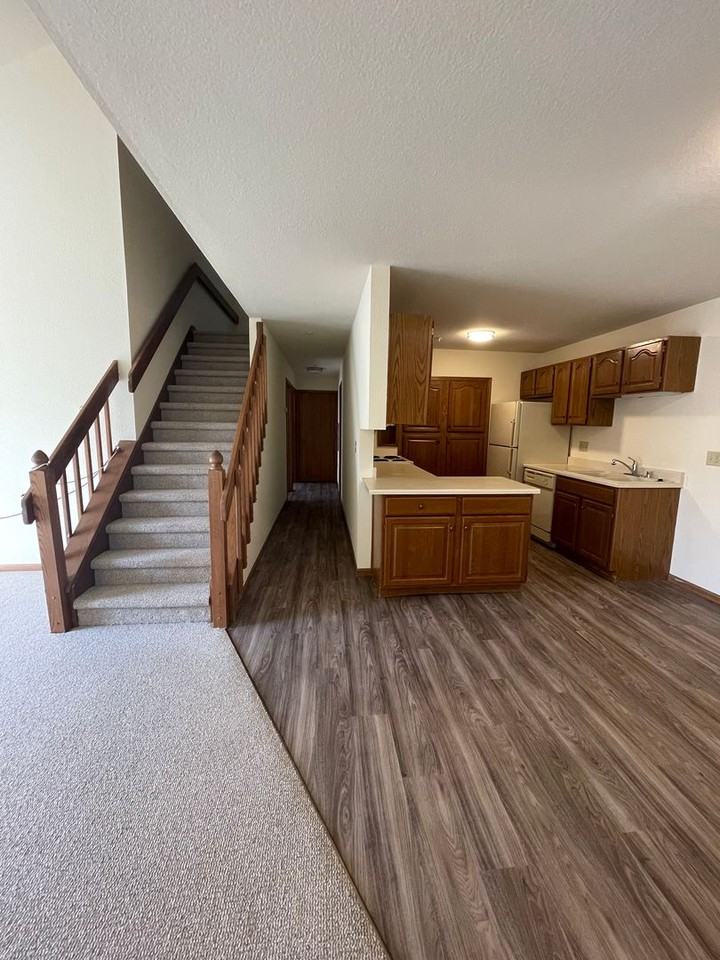 Parkwood Lake Apartments - Photo 5 of 23