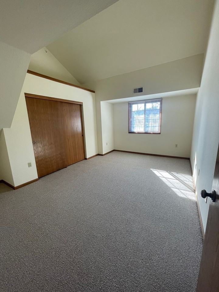 Parkwood Lake Apartments - Photo 6 of 23