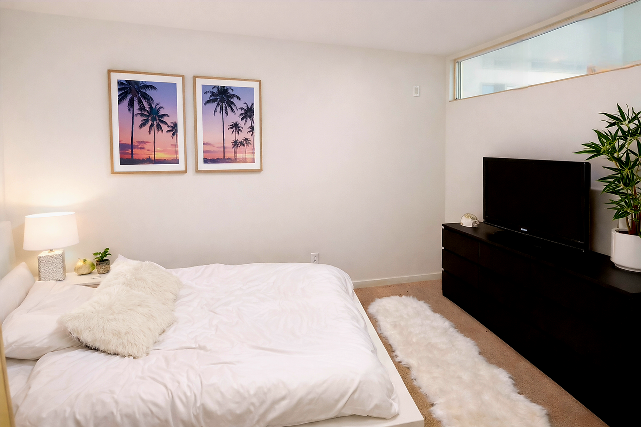 Oregon Apartments - Photo 5 of 35