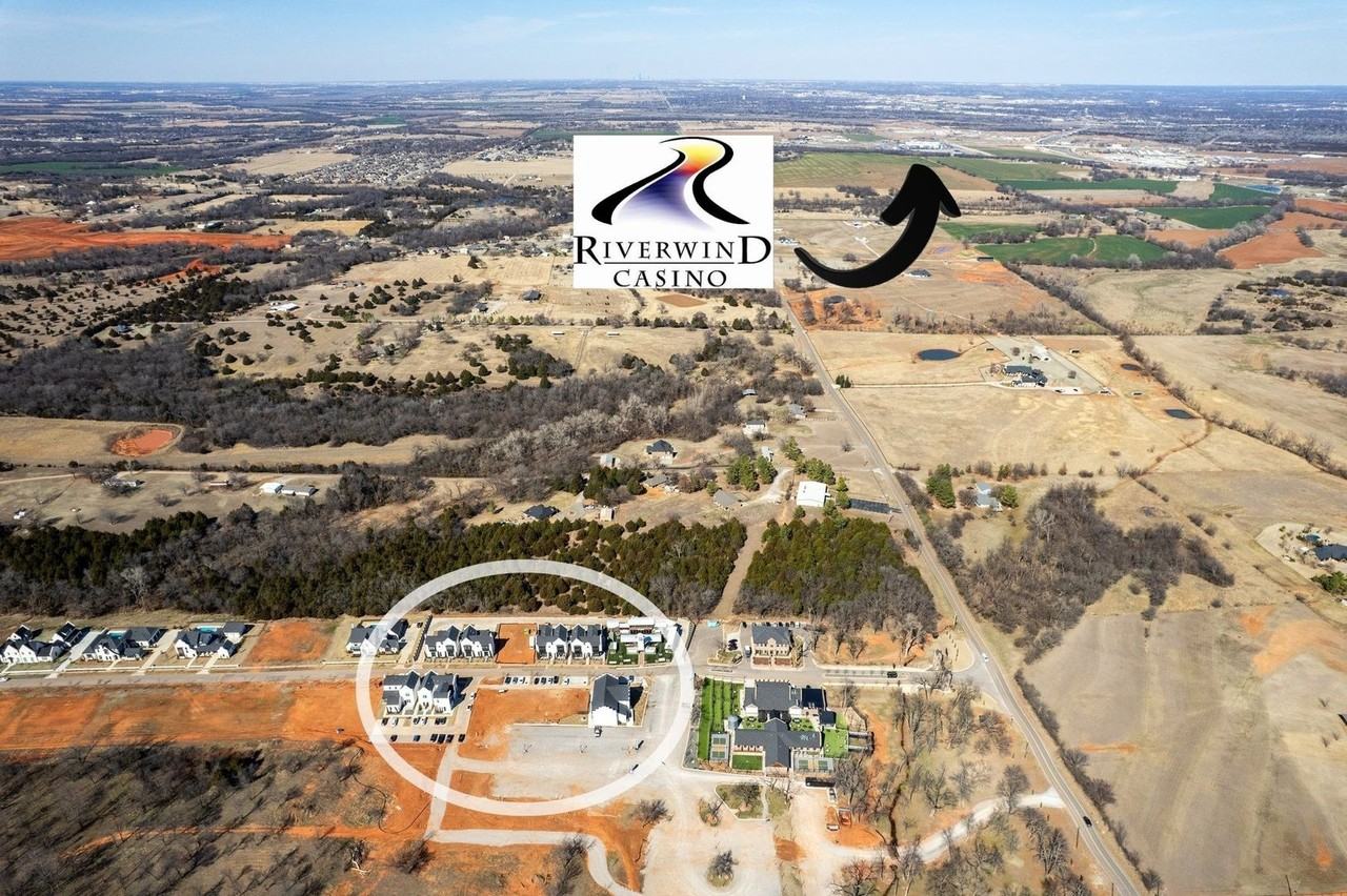 18814 Selah Way - Photo 7 of 42