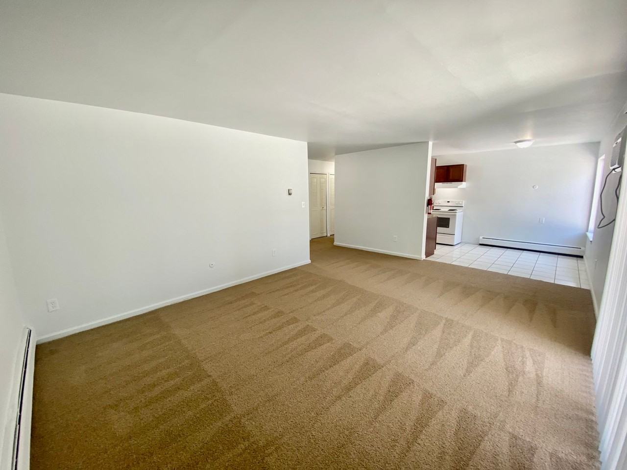 Golfview Manor - Photo 4 of 29