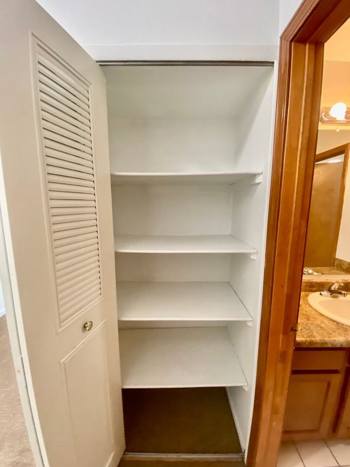 Golfview Manor - Photo 7 of 26