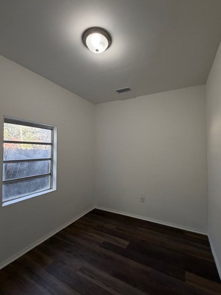 114 Ponce De Leon - Photo 4 of 4