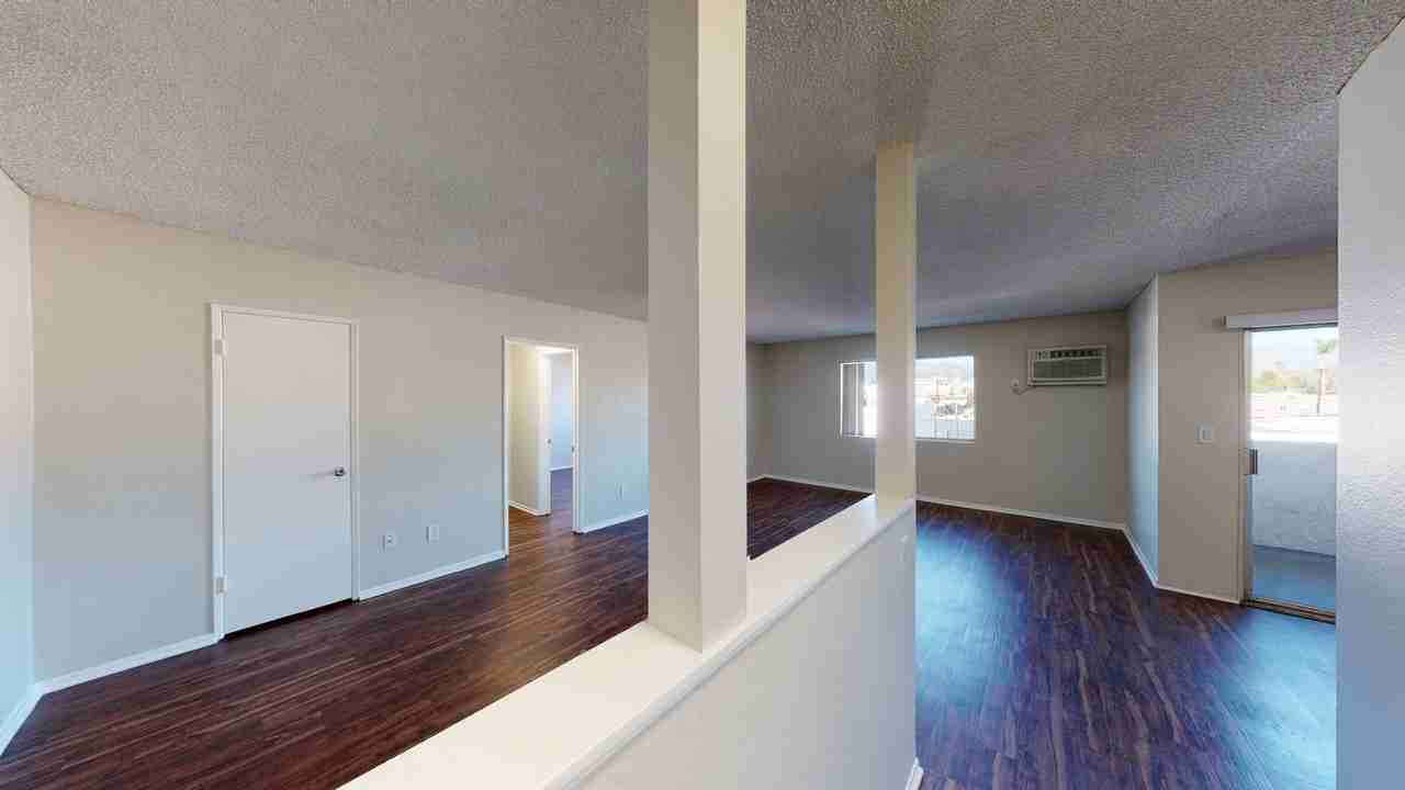 Royal Terrace Apartments - Photo 5 of 22