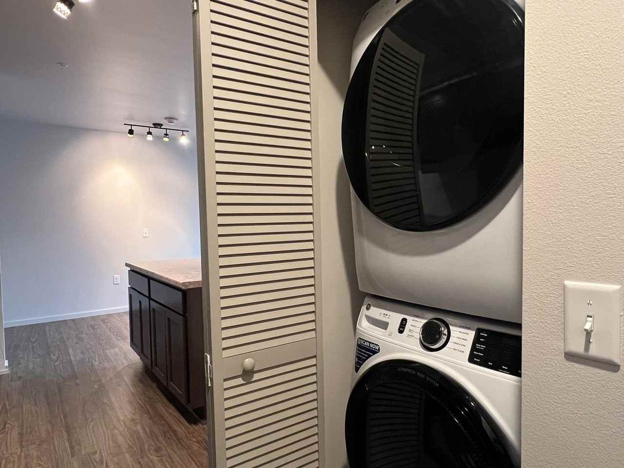 1026 W 1st St Unit C202 #C202 - Photo 7 of 9