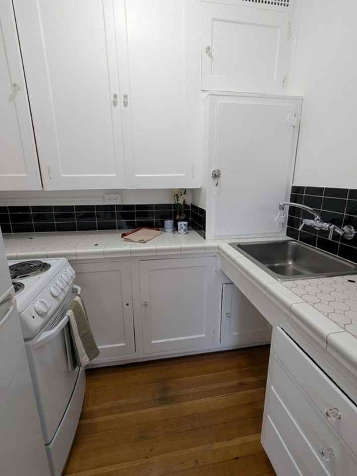 Vintage Property - Photo 7 of 19