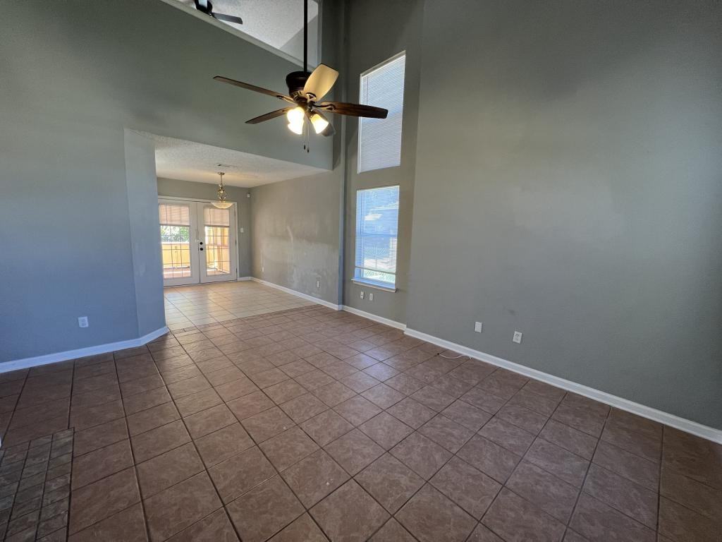 2302 Tracey Ann Ln - Photo 6 of 27