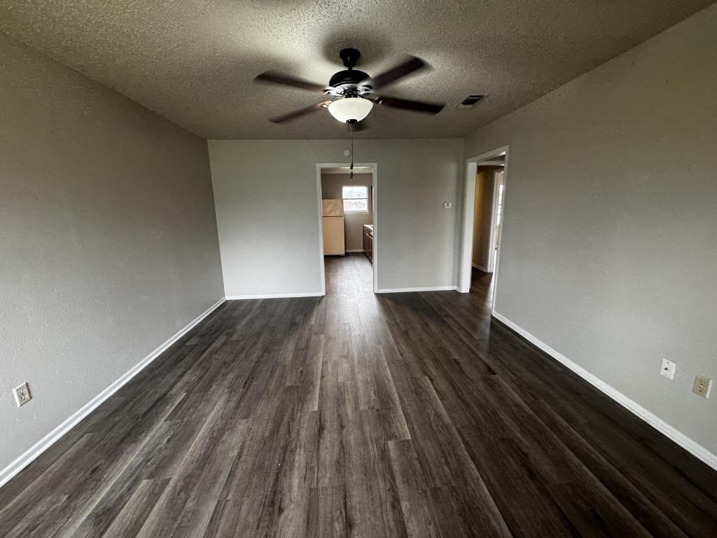 507 W Avenue A - Photo 5 of 19