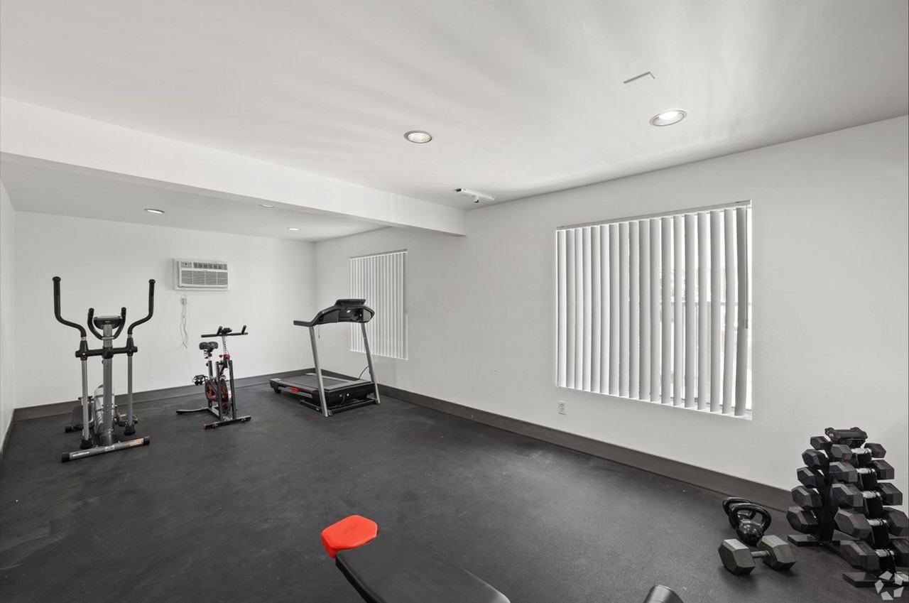 18540 Plummer Street - Photo 5 of 14