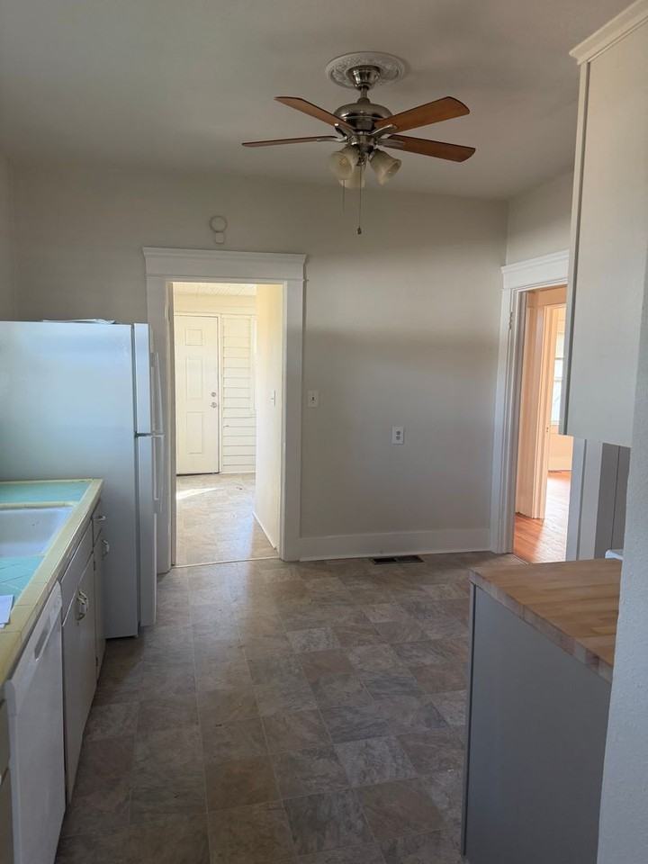 1274 E Canal Dr - Photo 3 of 9