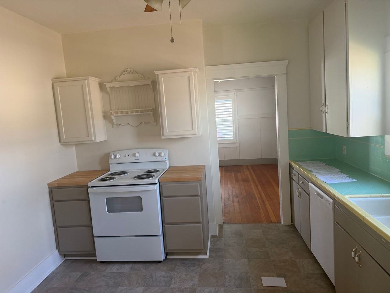 1274 E Canal Dr - Photo 4 of 9