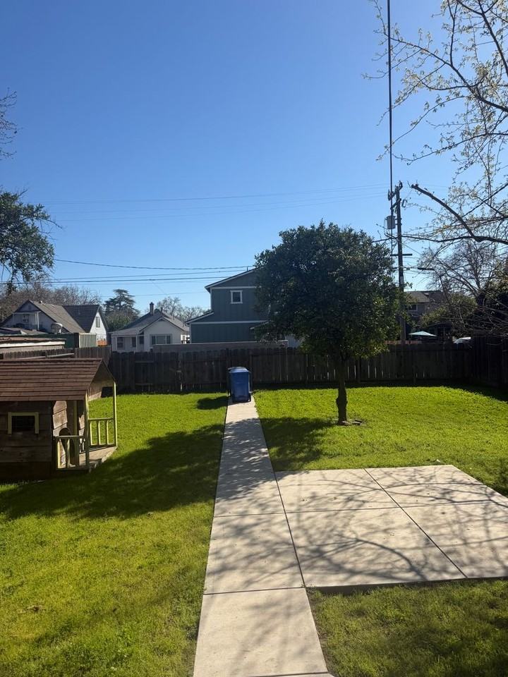 1274 E Canal Dr - Photo 6 of 9