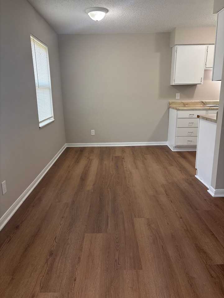 01857 - Photo 2 of 8