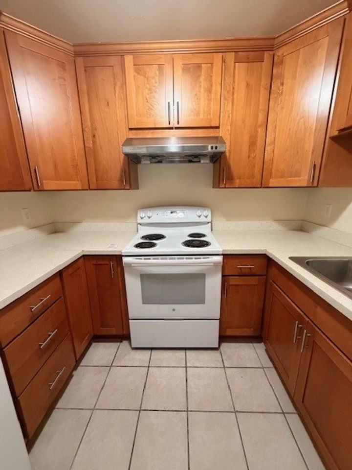 725 Kearney - Photo 2 of 40