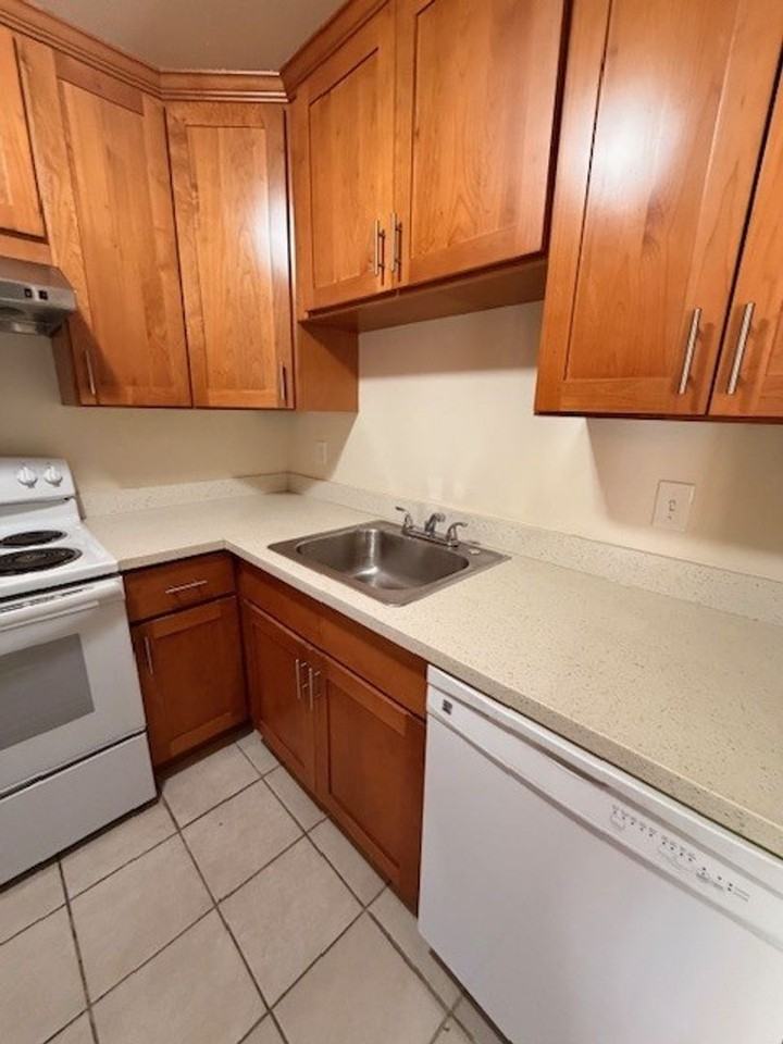 725 Kearney - Photo 3 of 40