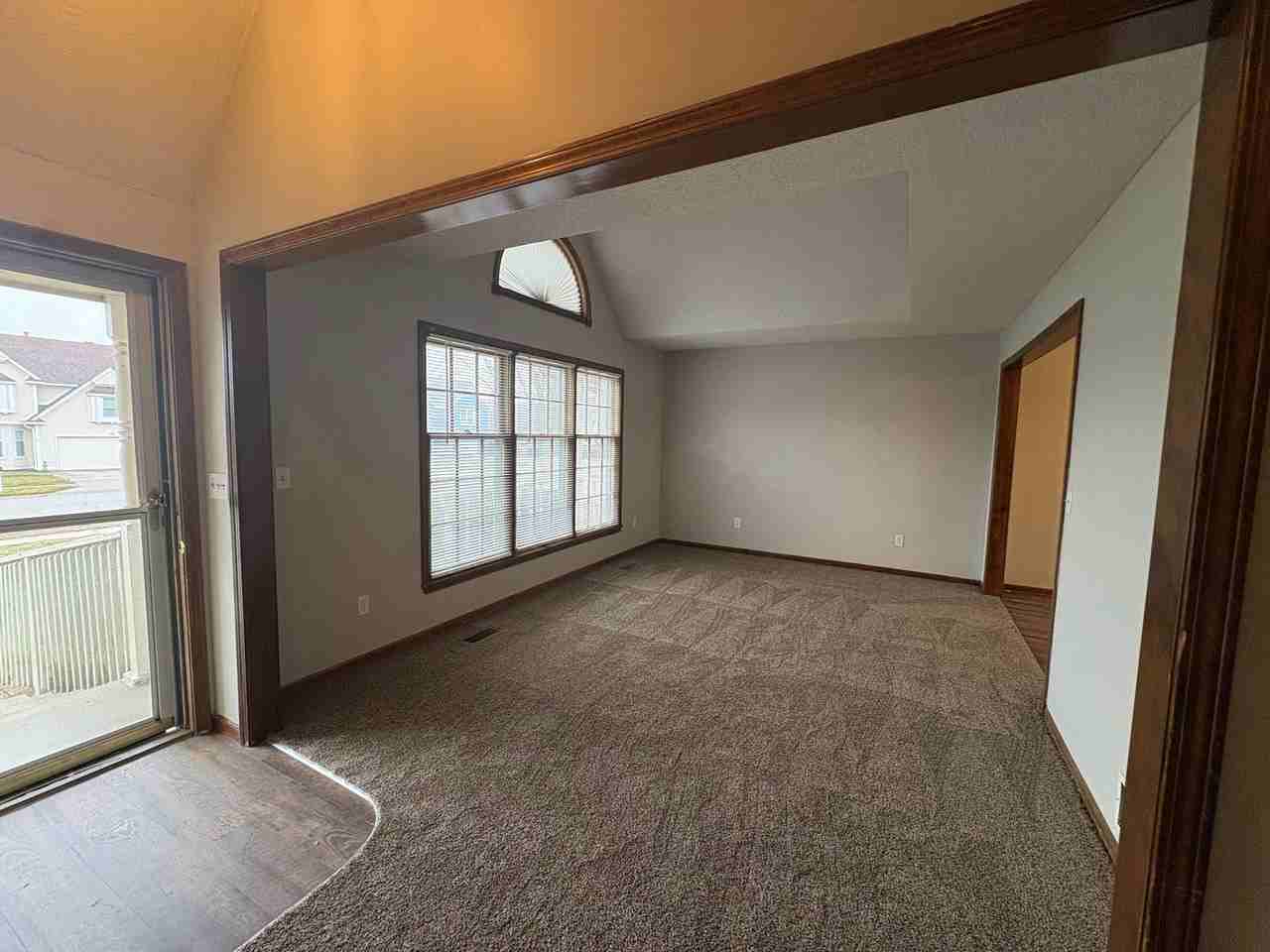 720 Northpoint Ave - Photo 3 of 19