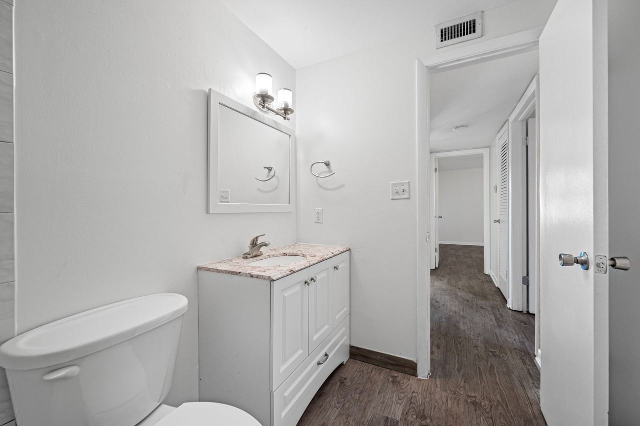 Renovated Apartment in the Heart of South Tampa - Photo 7 of 50