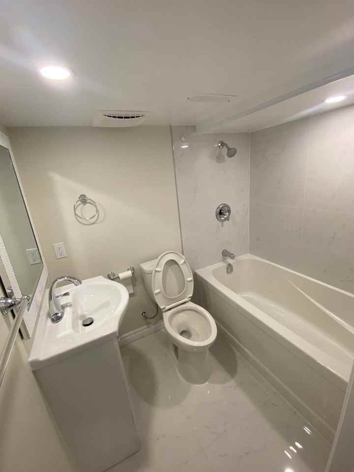 97 Shropshire Dr #2 - Photo 4 of 10