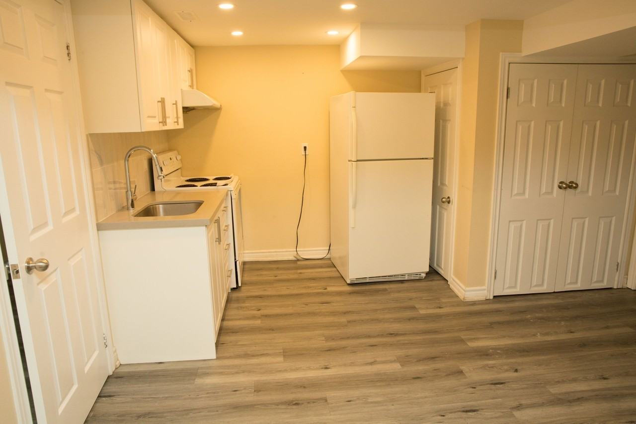 32 Durrington Cres #2 - Photo 7 of 10