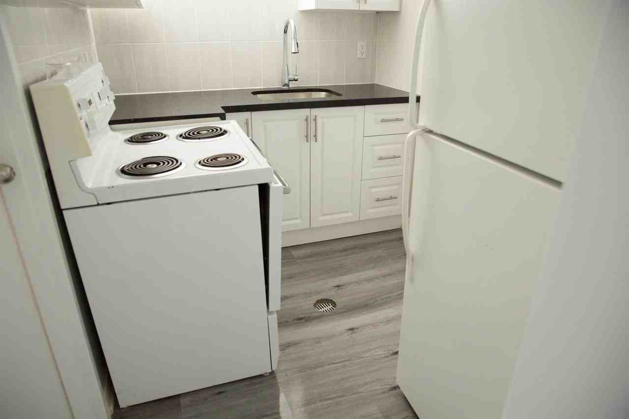 4 Camilla Cres #3