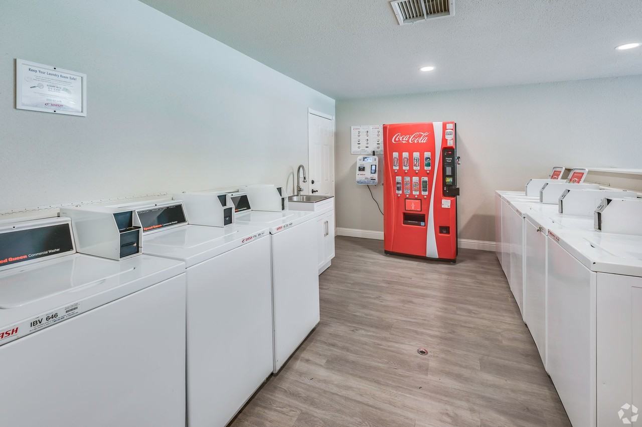 Cabernet Apartments & Duplexes - Photo 5 of 6