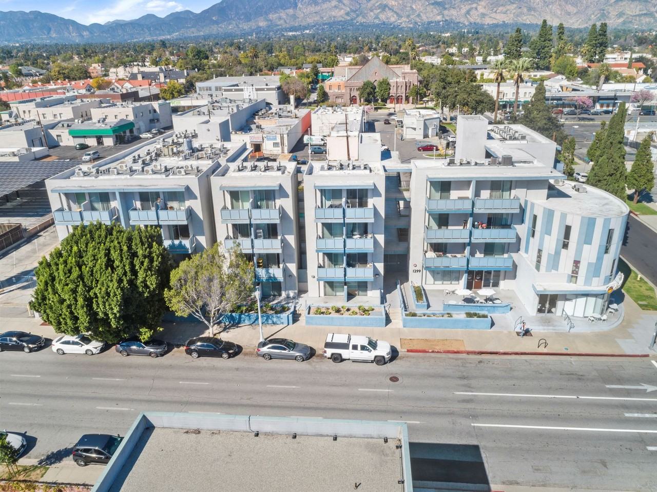 Aqua Courtyard Suites - Photo 2 of 7