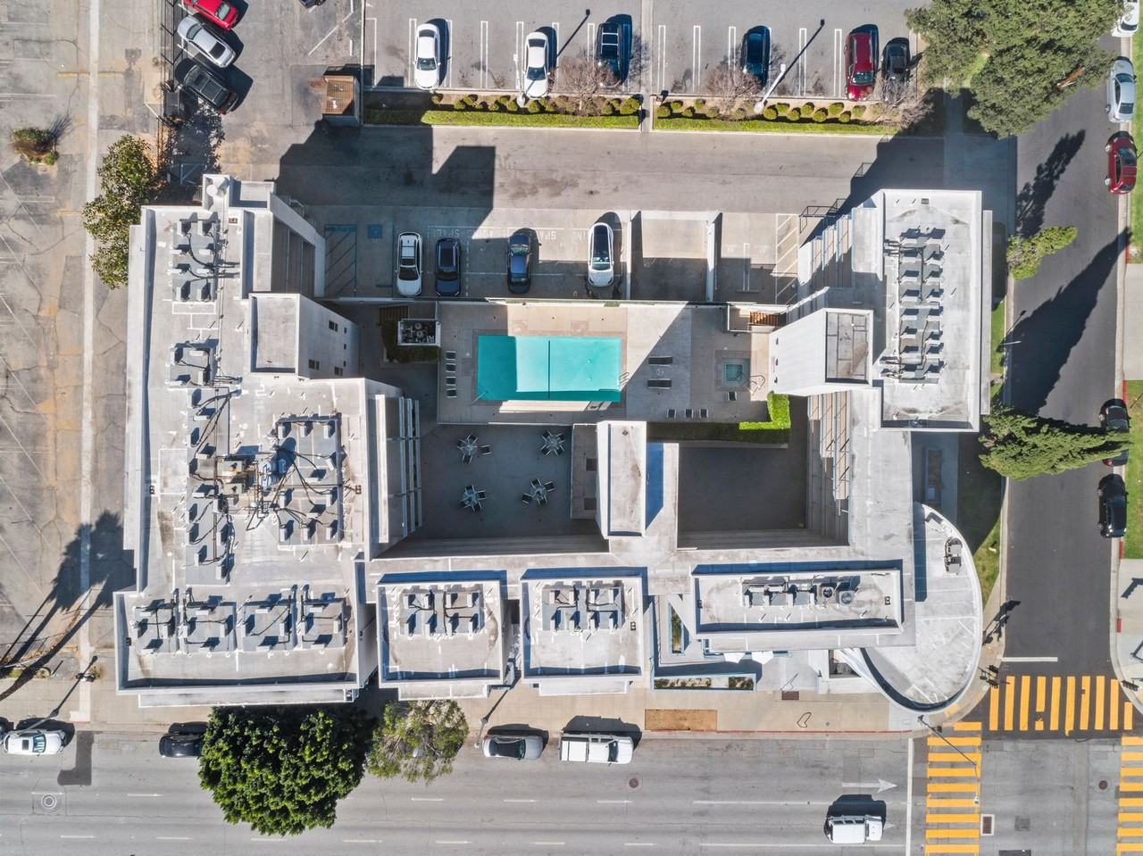 Aqua Courtyard Suites - Photo 3 of 7