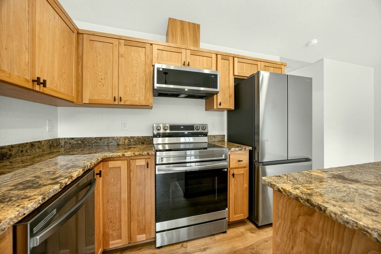 530 G St #2 - Photo 2 of 15