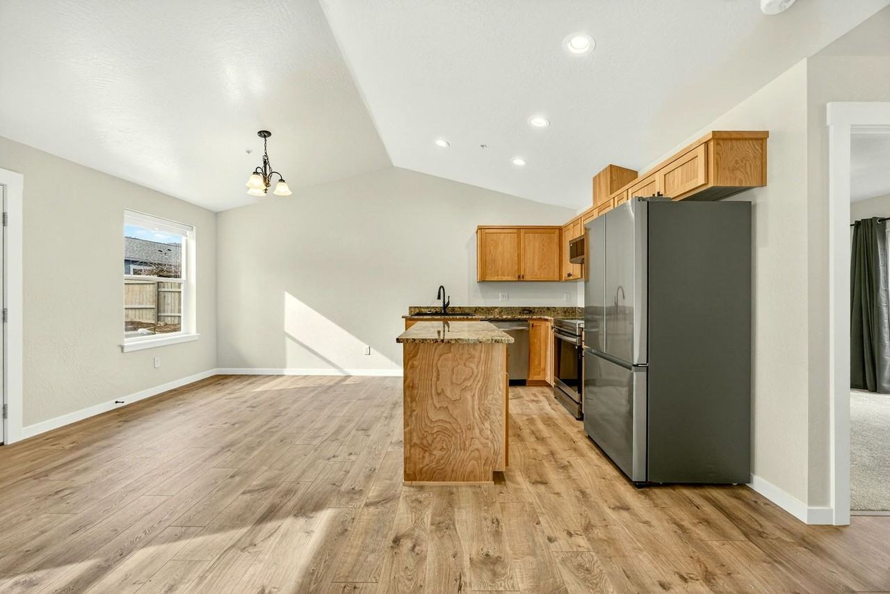 530 G St #2 - Photo 3 of 15