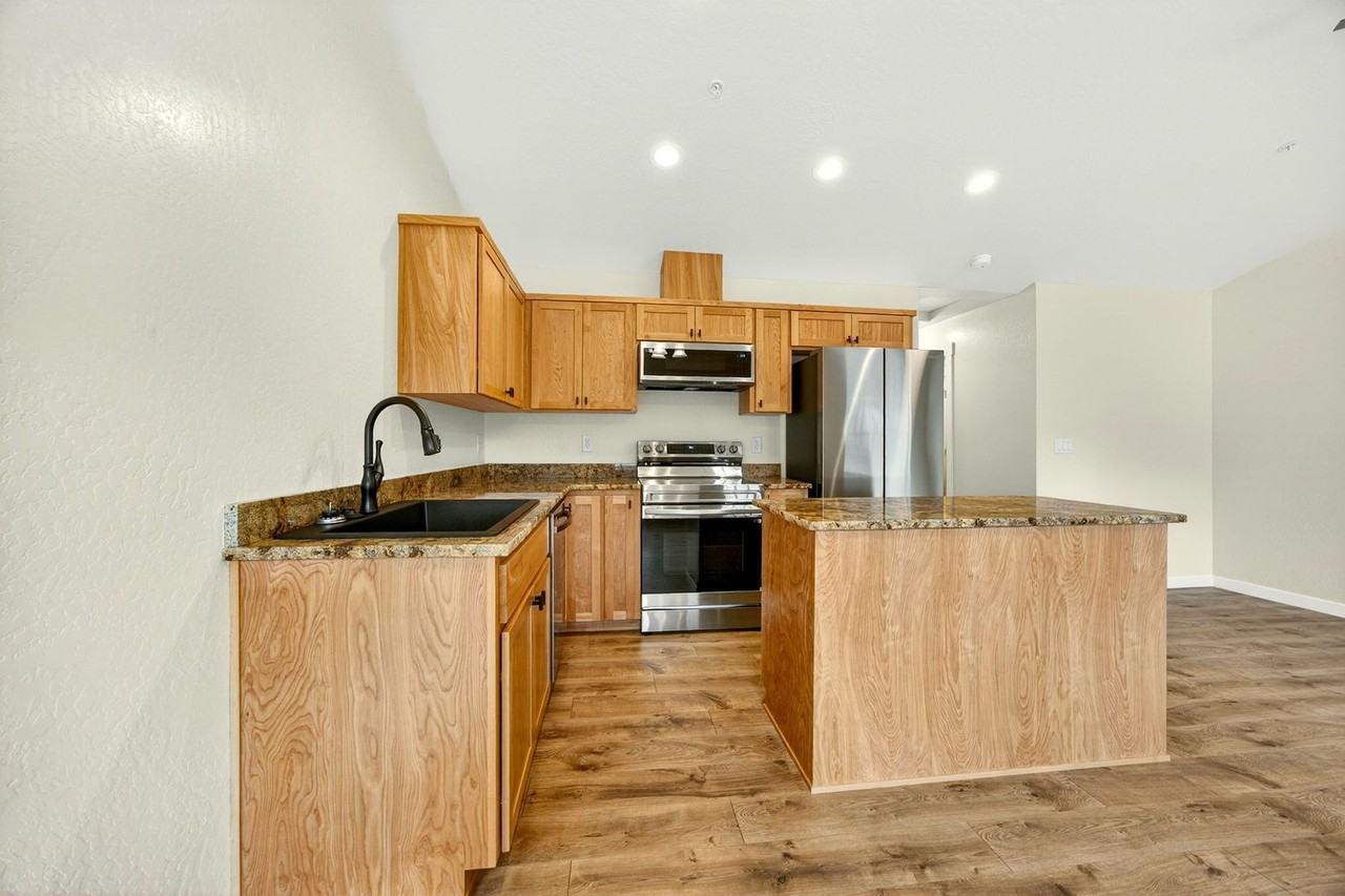 530 G St #2 - Photo 4 of 15